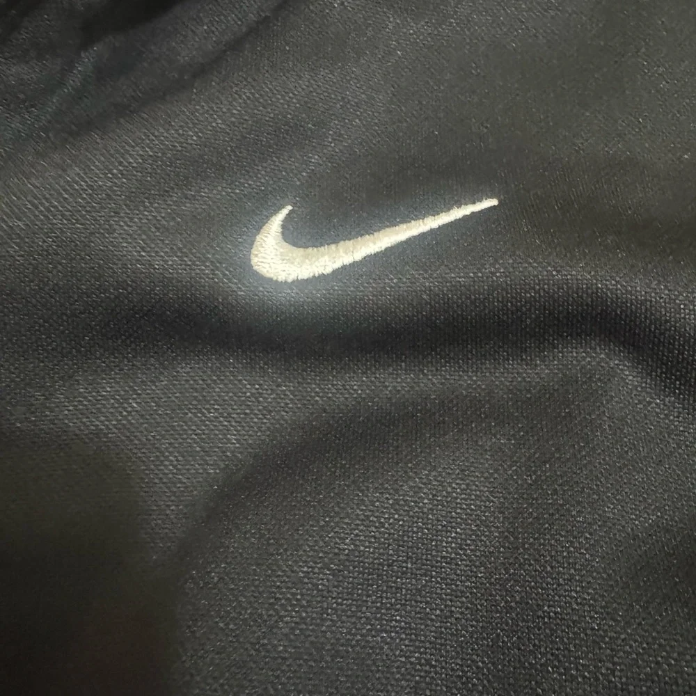 Nike Women's Black Utility Jacket - Picture 3 of 7